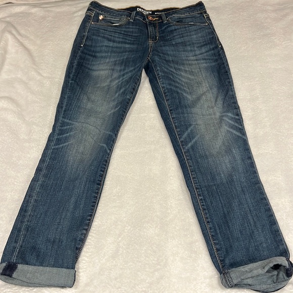 Denizen from Levi's Denim - Denizen from Levis boyfriend jeans size 6